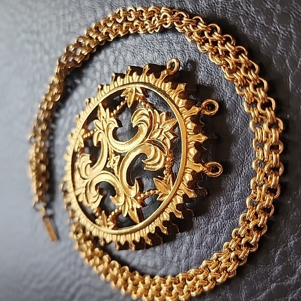 VTG D'Orlan necklace